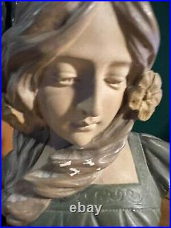 Art Deco young girl bust, Plaster Statue, Mignon, 158